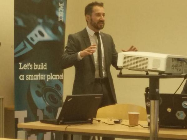 loewenx's tweet photo. @raphaelsilvada speaking at the @IBMBluemix workshop in UCD Dublin #PaaS #cloudcomputing #appdev #MBaaS #appdevchat http://t.co/HCIDdcFHqH