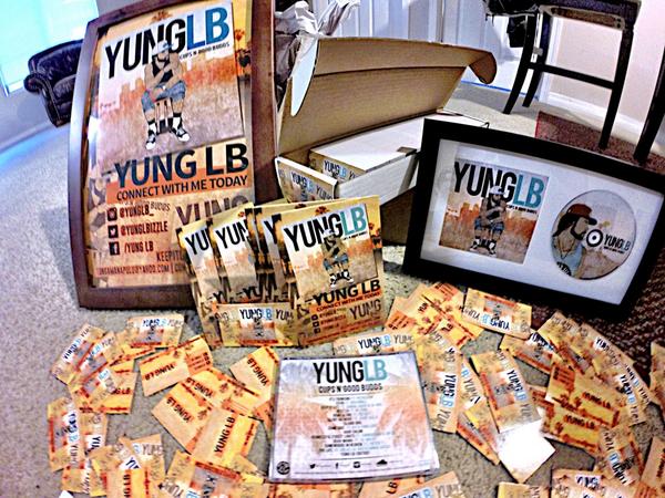KingCenterNITTY's tweet photo. "@YungLBizzle: #cupsngoodbudds #KILR http://t.co/DAQRNXT2pv"
Go Purchase the Album if you don't have it #TwoXs #Period #Promo #Promo