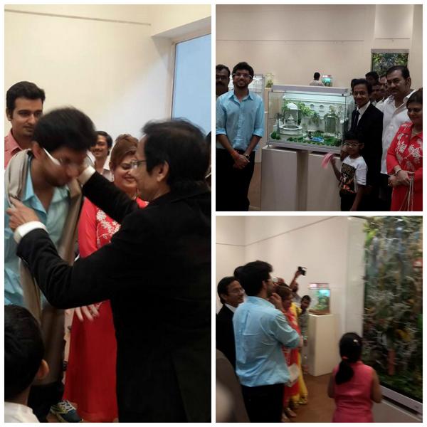 siddheshsawant_'s tweet photo. .@AUThackeray inaugurated @RajendraGole's exhibition of paper sculptures at the Nehru Science Centre. #PaperPassion http://t.co/sXpzVGqtJf