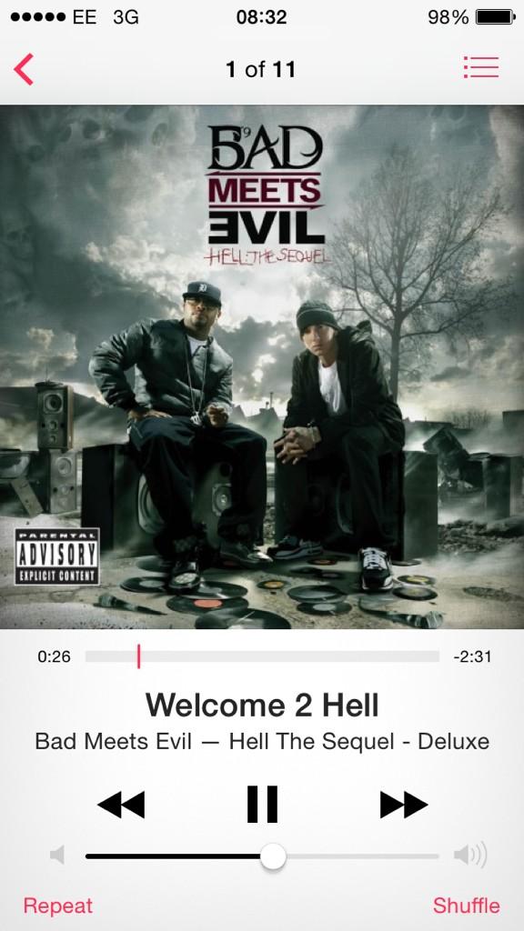 Tuckermaton's tweet photo. 🎧 http://t.co/Gj9eNgbq0o