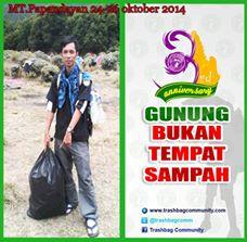 ubay_ach's tweet photo. Salam angkut dari puncak papandayan,buanglah sampah dimulut koruptor bukan digunung http://t.co/7l1vcouRuJ