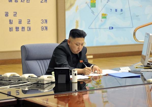 TheKoreaHerald's tweet photo. [Breaking News] S. Korea's spy agency says doctor removed cyst from N.Korean leader's ankle #NorthKorea #KimJongUn http://t.co/3yzMFB6cUw