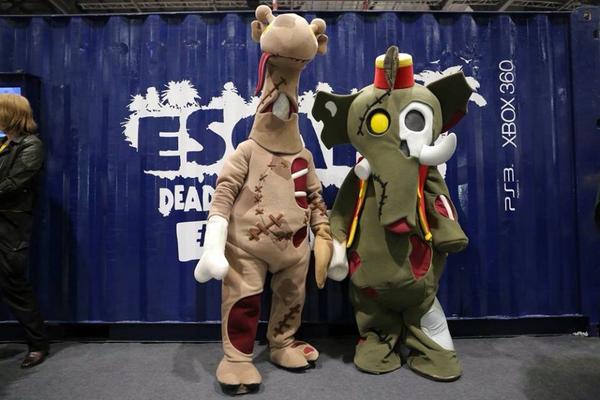 Animazombs's tweet photo. We were able to take a sneak peak inside the #escapethecrate at @mcmexpo thanks to @deadislandgame @DeepSilverUK http://t.co/71hvk4JALi