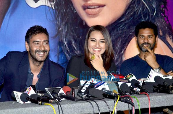 Bollyhungama's tweet photo. “Action bhi @PDdancing aur Jackson bhi @PDdancing hai,” says @ajaydevgn outside #KBC8 sets http://t.co/9TxyVsJInH http://t.co/uJuVq4JWCh