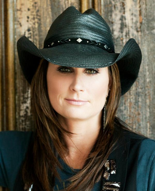 COUNTRYMUSICRD's tweet photo. .@TerriClarkMusic will be hosting Cumulus’ inaugural #Winter Nash Bash Dec 1st at @TheRyman! http://t.co/brggVDUEow http://t.co/5quNuVkZyk