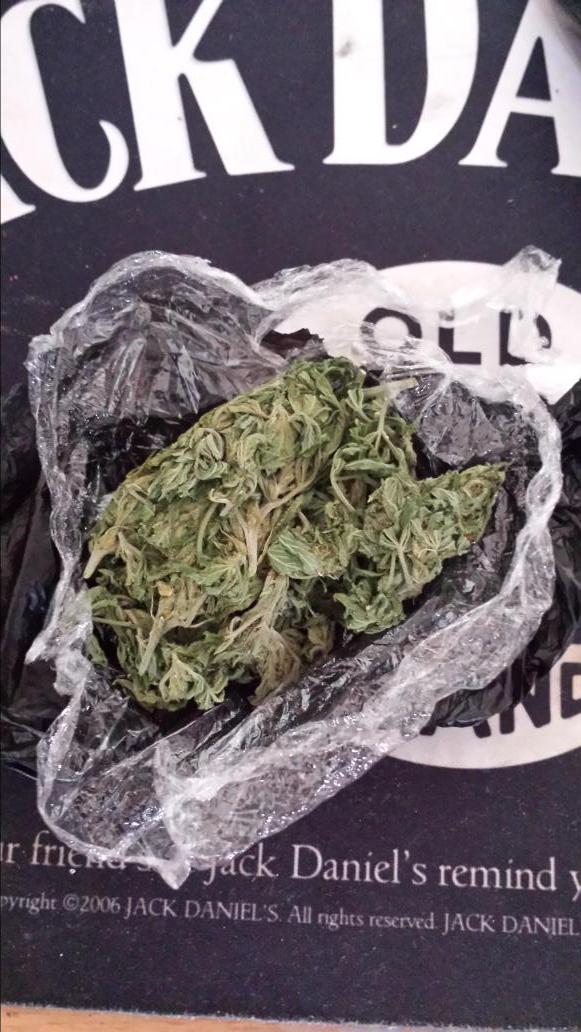 BillyBalls7's tweet photo. @Omg_kurztay wanna come blaze this up with me? http://t.co/iyw1Dn7zNB