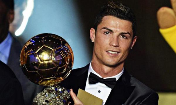Footballogue's tweet photo. [#Sondage] Si vous pensez que Ronaldo mérite le #BallondOr2014 RT !!! http://t.co/t8gOIwWzDV