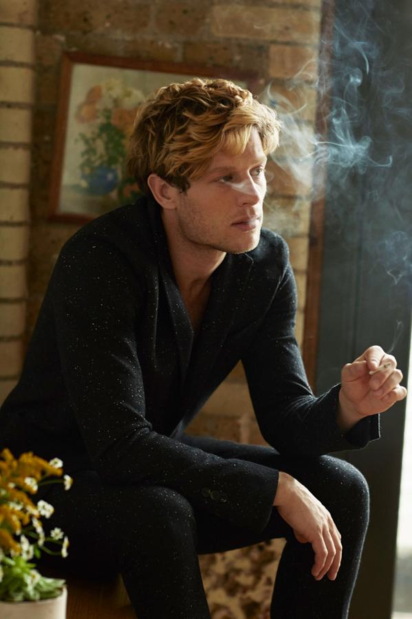 James Norton, un acteur "classique" audacieux - Page 2 B1Bu-ZCIQAAwWZj