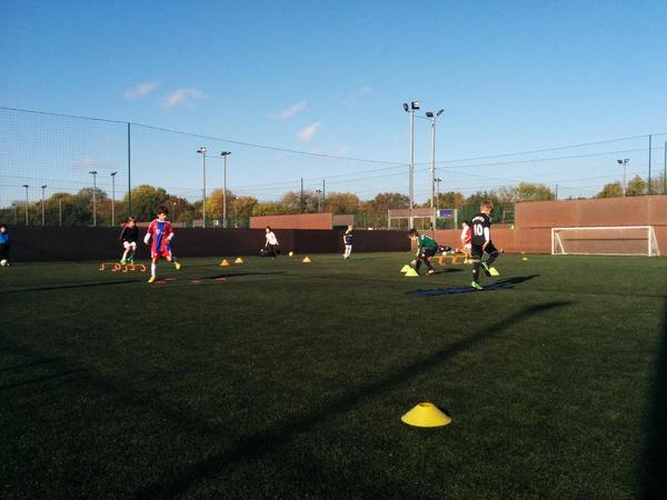SGSportCoaching's tweet photo. Starting with the A, B, C's (Agility, Balance and Coordination)! #HalfTermCourse #Day2 http://t.co/XohHAs0sYp