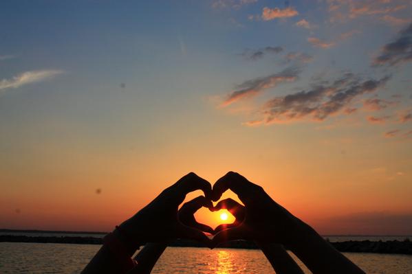 KateNikolaienko's tweet image. “Music touches us emotionally, where words alone can't.” 
― Johnny Depp
clearplayer.me/smileforme/374