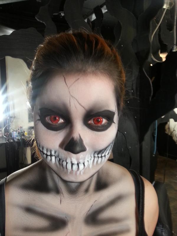 brianglenntv's tweet photo. #IAMUP l..Skeleton girl here at @cehauntedhouse is up! See Brian run at 6:20 @News8Daybreak #helpron http://t.co/EU4ZtcbGvi