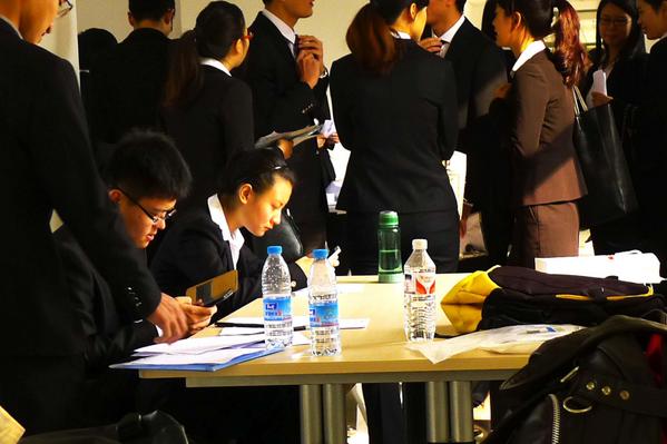 it‘s quiet hard for Chinese graduating girls to get a good job.the girl was waiting for her interview.