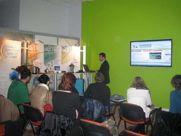 MyleneJaubert's tweet image. Ce matin, Visite à #echbn de Via Formation &amp;amp; du groupe ESPOIR - bit.ly/10wG4d7 -  Des mots et des Démos !