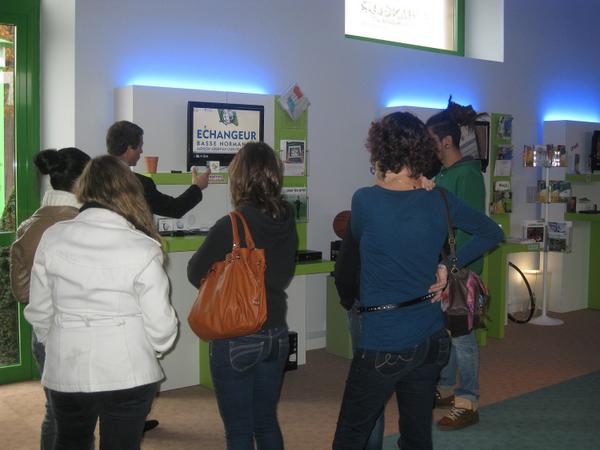 MyleneJaubert's tweet image. Ce matin, Visite à #echbn de Via Formation &amp;amp; du groupe ESPOIR - bit.ly/10wG4d7 -  Des mots et des Démos !