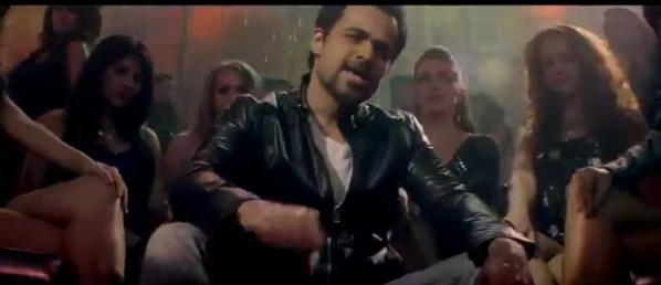 PaglaFan's tweet photo. @emraanhashmi and @ShraddhaKapoor #DanceBasanti Awsoome !! @DharmaMovies @karanjohar @Imangadbedi @apoorvamehta18 http://t.co/mrNYm2McVd
