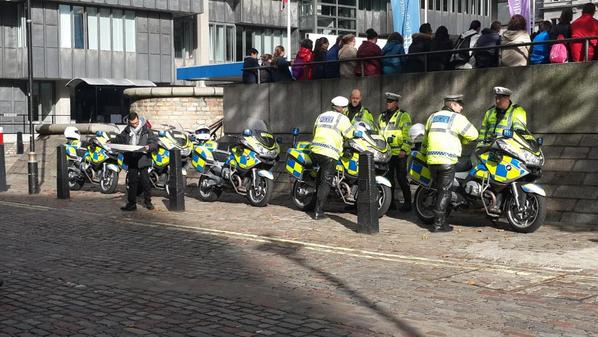 nigelryder's tweet photo. London's finest ojek service. http://t.co/Z9V4DlT2RW