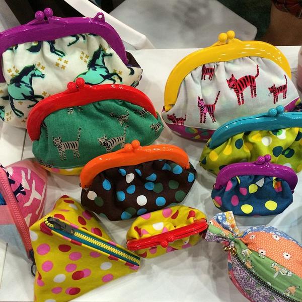LondonTextiles's tweet image. Do you guys like these fun plastic clutch frames? #quiltmarket (via LDN.in/8vVrXq)