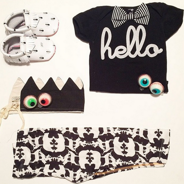 This_Cool_Kid_'s tweet image. Our Hello Apparel onesie in this super cute Halloween outfit post --&amp;gt; ow.ly/Dskrx #helloapparel