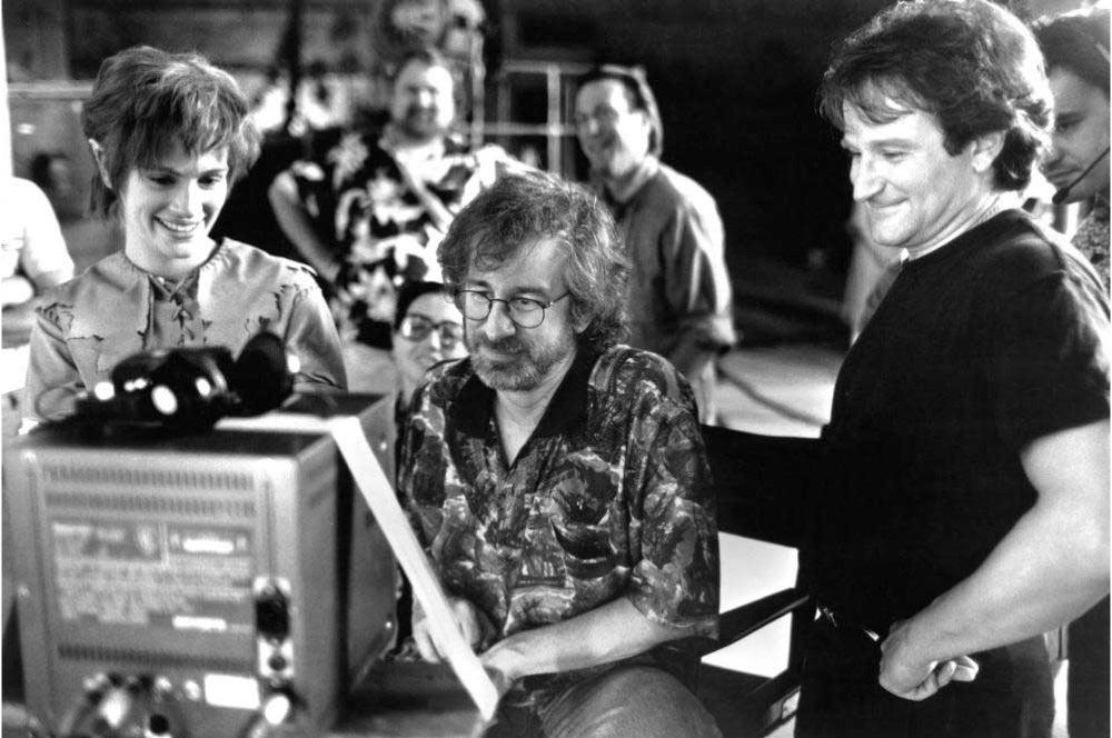 Happy Bday Julia Roberts seen here on the set of 1991s Hook with Steven Speilberg & the the late great Robin Williams 