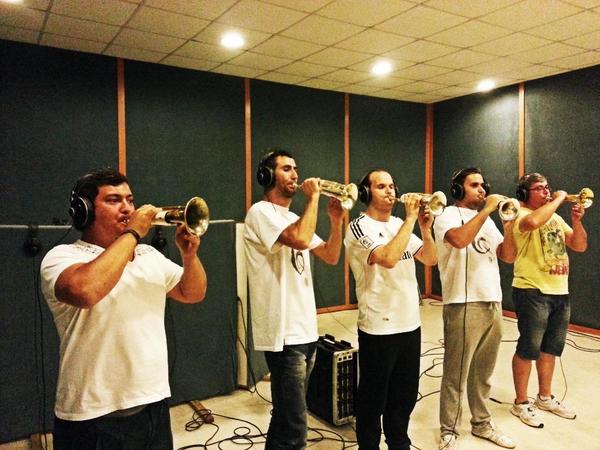 Fotos de la banda de <a href="/ClavosdecristoB/">Cctt.ClavosDeCristo</a> grabando su marcha para #Origen2 el pasado sábado #MusicaCofrade 2
