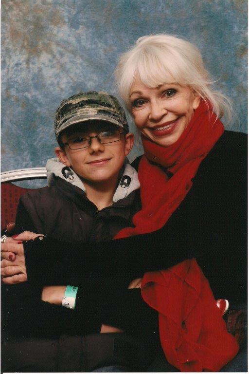 The_Frozenoak's tweet photo. #DoctorWho #Dimensions2014 The sensational and gorgeous @ManningOfficial It was fantastic to meet you!! http://t.co/eiJRv2JxdZ