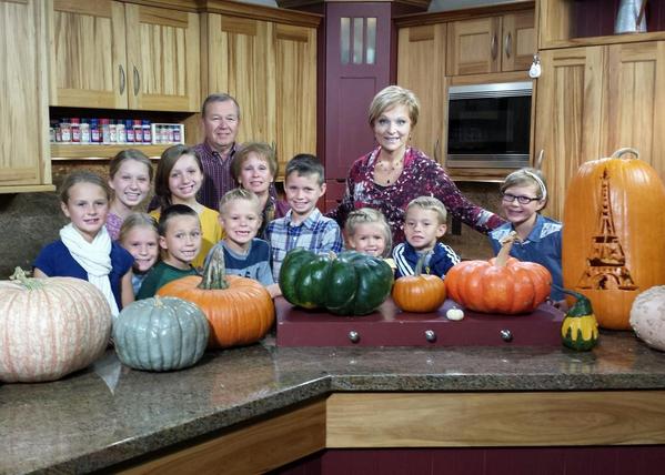 KUTVMary's tweet photo. Mabey Farms gave me a great lesson on pumpkin varieties! #cutekids #coolpumpkins @MabeyFarms http://t.co/UAsczsjHK8