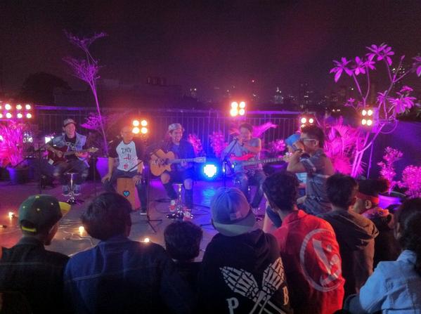 Yeahhhhh!!!!!! RT <a href="/rocket_rockers/">Rocket Rockers</a>: jamming di <a href="/breakoutnet/">BreakoutNET</a> w/ <a href="/boywilliam/">BOY WILLIAM</a> <a href="/sherylsheinafia/">Sheryl Sheinafia</a> aw aw