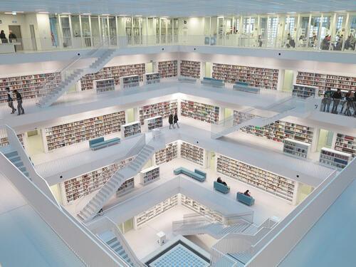 _Paisajes_'s tweet photo. Libreria Stuttgart en Alemania, la más grande del mundo, ¿Increíble no? http://t.co/nAvStiLDAk