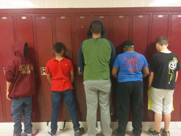 CCMSWarriors1's tweet photo. #turnyourbackondrugs #RedRibbonWeek http://t.co/RZxcVw2Gfp