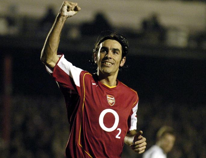 Happy 41st birthday to Arsenal legend, Robert Pires. He spent six seasons at the club before moving to Villarreal. 