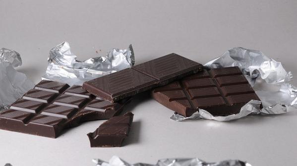 A3Noticias's tweet photo. Una dieta que alarga tu vida seis años y medio propone comer chocolate y beber vino http://t.co/ziZiLafQF8 @cocinatis http://t.co/UlmwRoSjtS