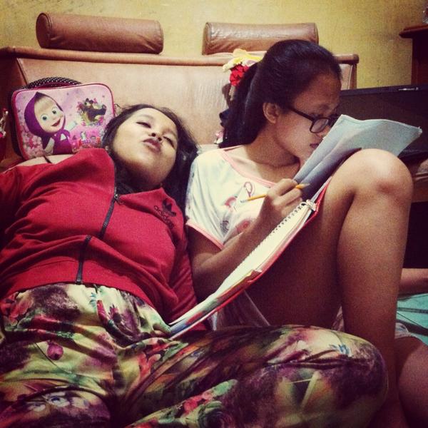 riskyulan tweet picture