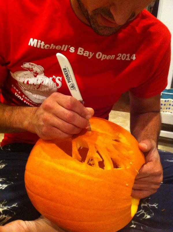 BetterFields's tweet photo. pioneer paring knives are great for pumpkin carving! #fall #halloween #pumpkin http://t.co/oyA8wvQkYZ