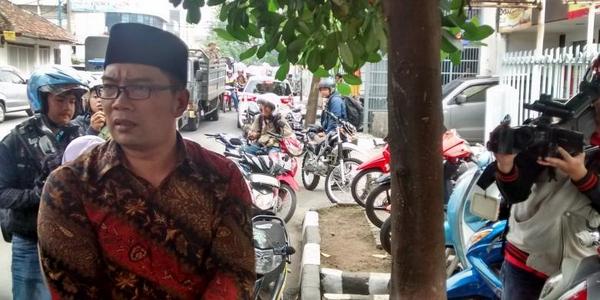 kompascom's tweet photo. Tak Ada Lagi Kementerian Ekonomi Kreatif, Ridwan Kamil Kecewa  http://t.co/simQCAYVYt http://t.co/sTjdMSoTdq