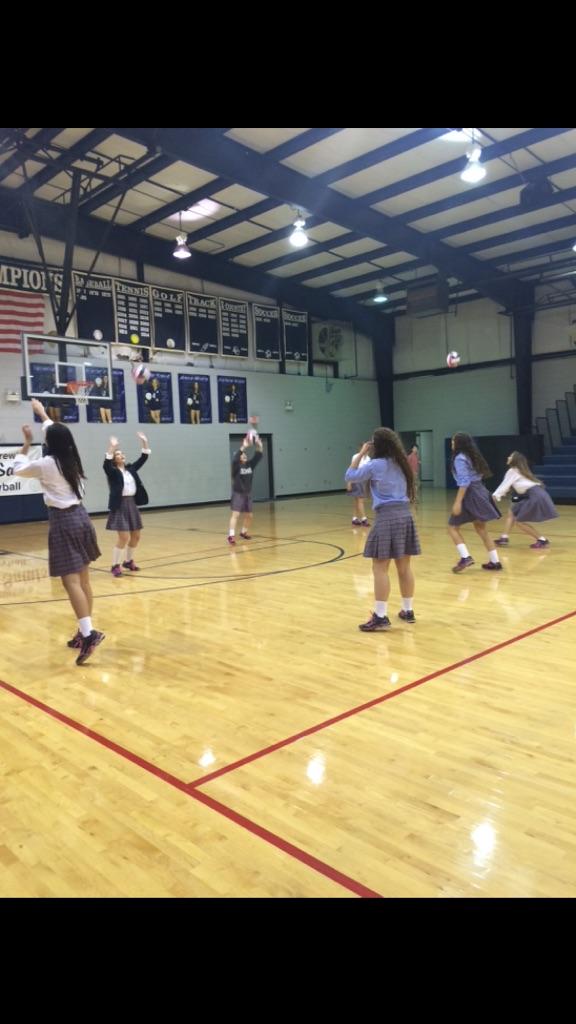 OLAVolleyball's tweet photo. OLA sneaks in Pre-Pregame warmup #PlaidParty #SouthState #RangChasin #WinTheDay http://t.co/nOObiLzA6g