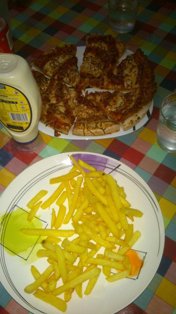 AndreaGarcsHues's tweet photo. Cenas de gordas @aurorapeji http://t.co/sRcjzhwQOH