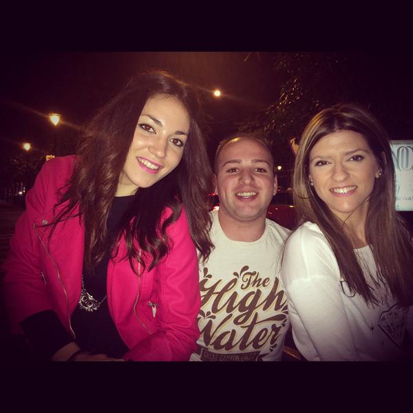CharoTobajas's tweet photo. Ayyyyy lo que yo os quiero!!  @toni20121 @silviaRo5 http://t.co/aB8XrFoI7D