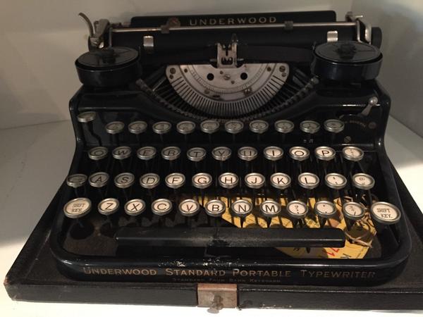 acvollers's tweet image. How many typewriters is too many typewriters to use in decorating a living room? #journalistproblems #writerproblems