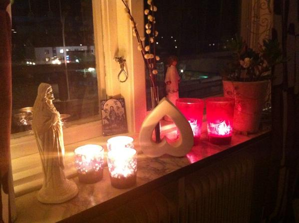 ElisabetJonsson's tweet photo. Det bästa med höstmörkret är nog det här... #levandeljus #mys #avslappning http://t.co/IwasSZuACd