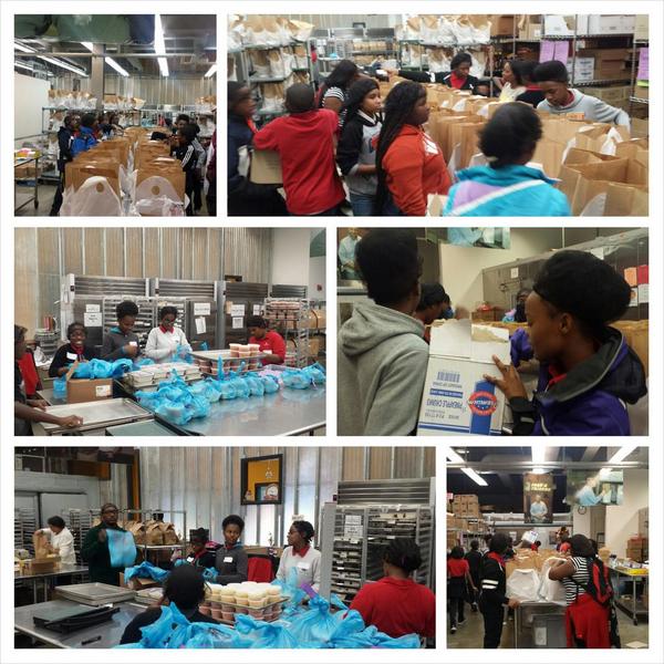 CCPCSTrinidad's tweet photo. Our students filled bags with sauces, rice, peas, mac &amp; cheese, &amp; more! @CCPCSCapHill @CenterCityPCS @foodandfriends http://t.co/9hYzVWjQmH
