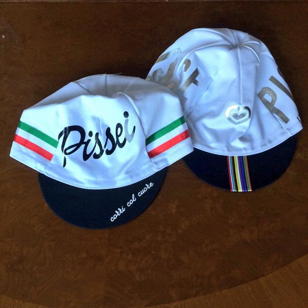 aguayotri's tweet photo. Dos mรกs para la colecciรณn #corricolcuore #pissei @Pissei_spain #bikecap http://t.co/fq88ebmVcF