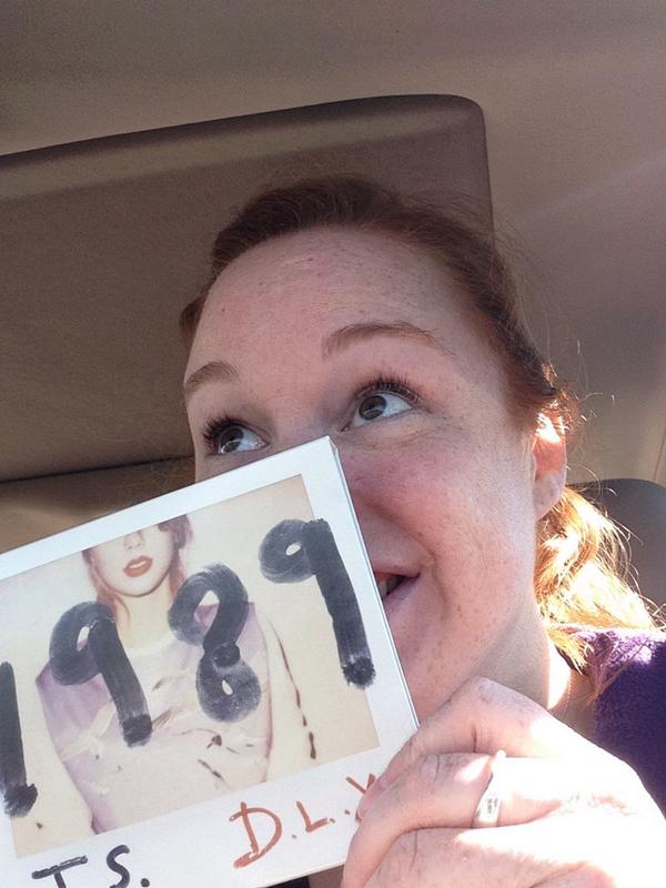 Deuceswild11's tweet photo. Wide eyed dreaming about the future #1989rocks #taylurking http://t.co/nIYzByOMnQ