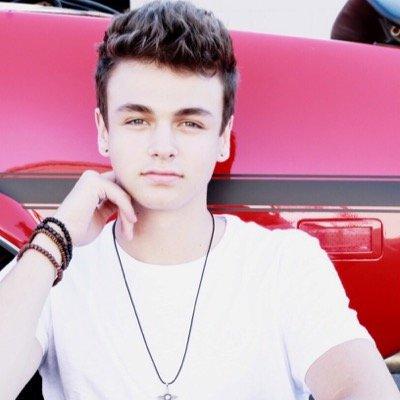 hotornot______'s tweet photo. Jonah Marais
Retweet- hot
Fav-Not
@JonahMarais http://t.co/EWfZayK7Wh