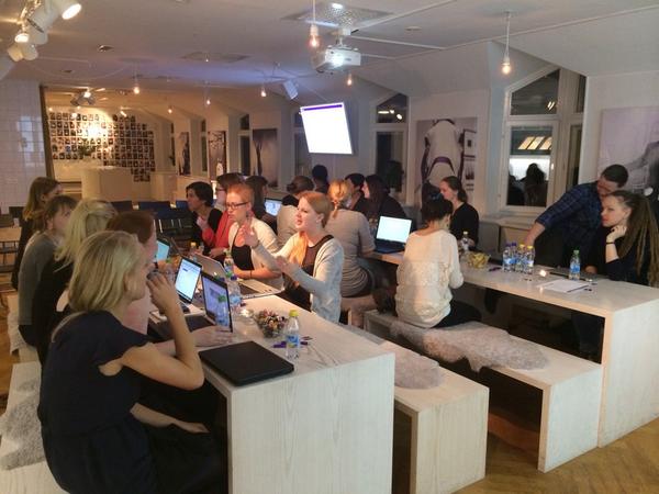 pauspling's tweet image. På plats! #thecodepub #netlight