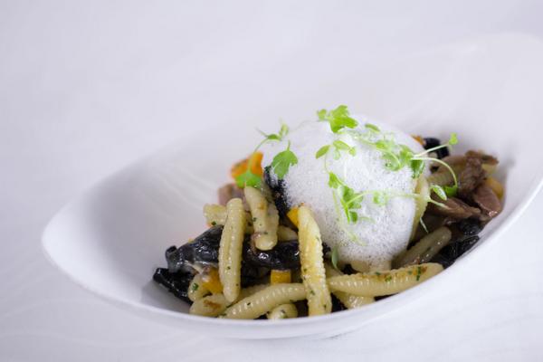STRIPSTEAKMIA's tweet photo. Ricotta Cavatelli, Duck Confit, Black Trumpet Mushrooms, Butternut Squash. #StripsteakIsComing #ThisIsFall http://t.co/JAAA7ZZivc