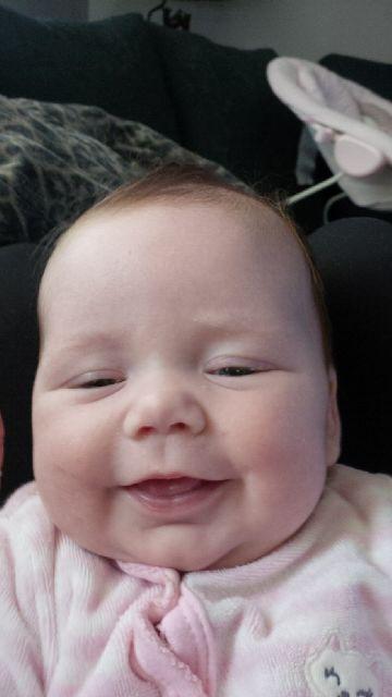 ttazchronic's tweet photo. So cute just want to hold her 24/7 http://t.co/mQt7e2ij2v