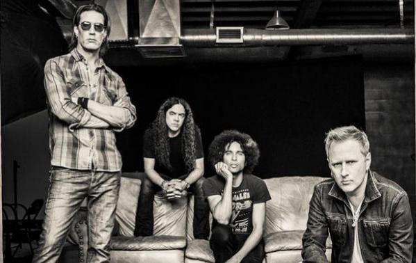 ALICE IN CHAINS Premieres 'Phantom Limb' Video on BitTorrent Bundle blabbermouth.net/news/alice-in-…