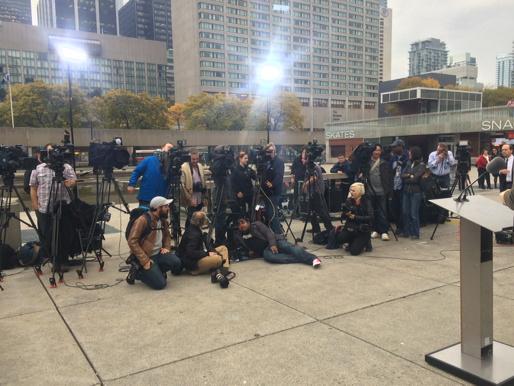 donpeat's tweet photo. Media waiting for Mayor-elect John Tory #TOpoli http://t.co/b93Qt3WE41