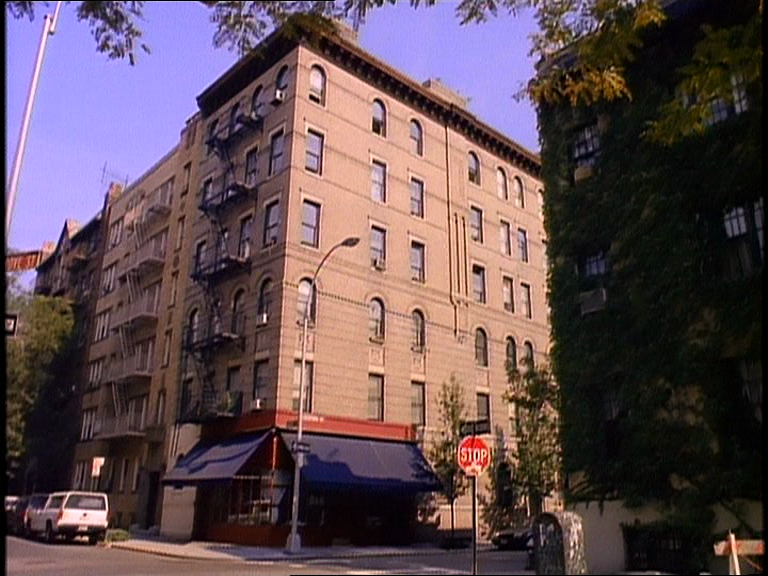 F.R.I.E.N.D.S Fan on X: The #FRIENDS apartment building! #Friendsshow  #Friendstvshow  / X