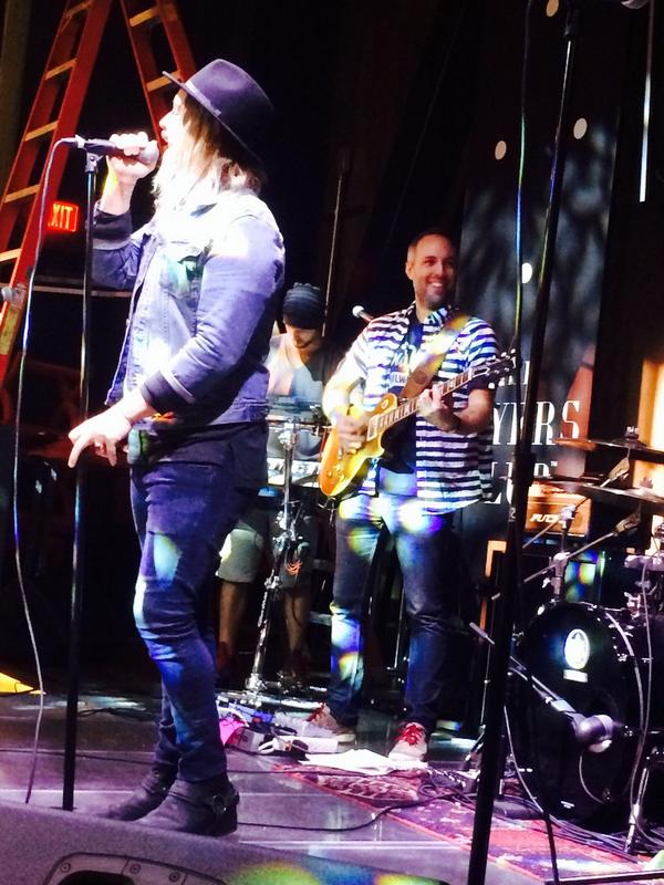 LauraKMace's tweet photo. Sayers Club Vegas weekend . http://t.co/XDvmOeXiet